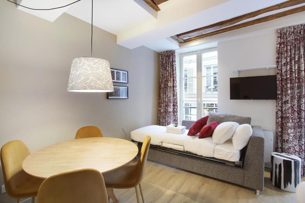 Rent a Room - Aparts CADET - Deluxe Studio