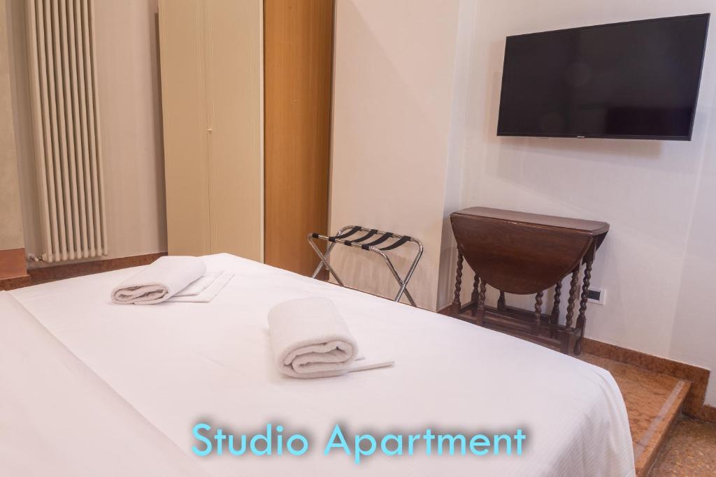 Santo Stefano Apartments - BolognaRooms - Studio -appartement