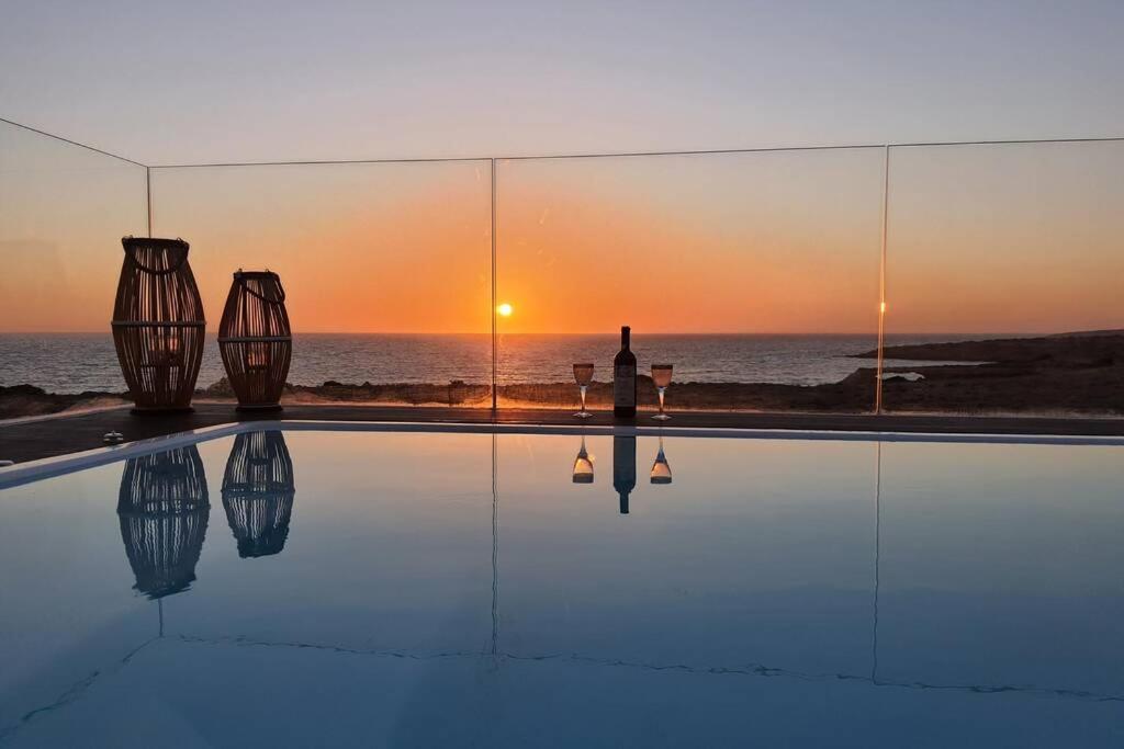 Bazen v nastanitvi oz. blizu nastanitve Tramonto Luxury Villa No1- Breathtaking sunset view