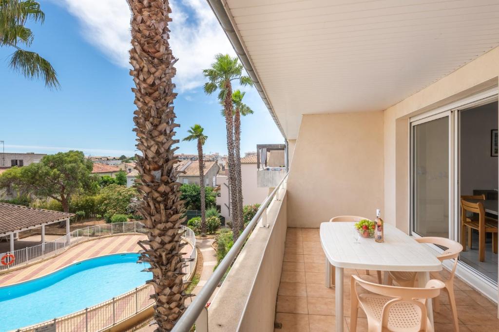 Bazén v ubytování Residence Residhotel Mayflower nebo v jeho okolí