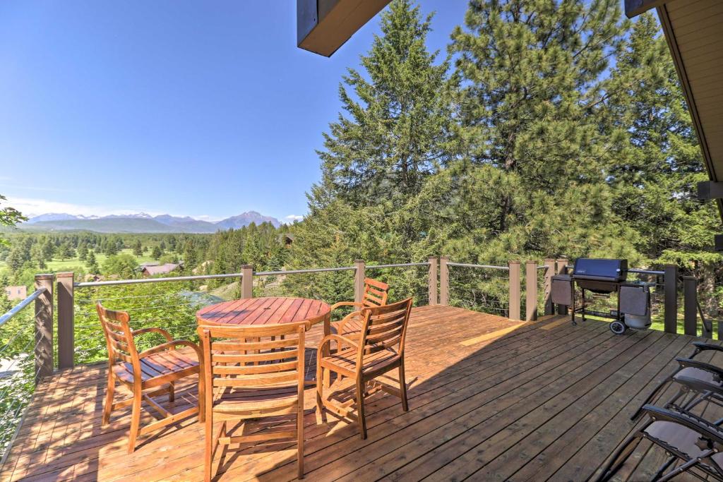 West Glacier Home with Majestic Mountain Views!, West Glacier (updated prices 2024)