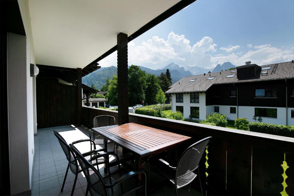 MOUNTAIN VIEW APARTMENT, GarmischPartenkirchen (updated prices 2024)