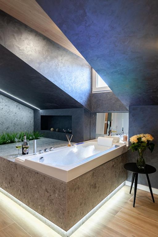 Royal VIP jacuzzi Apart фото 7