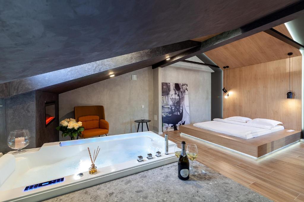 Royal VIP jacuzzi Apart головне фото