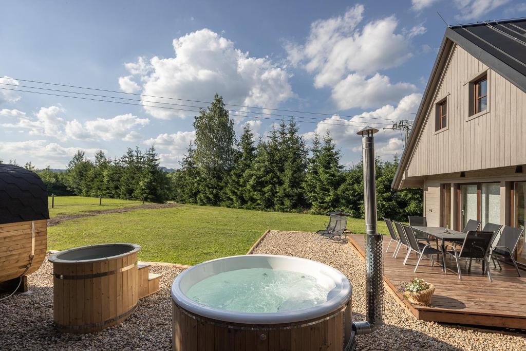 Aed väljaspool majutusasutust Chalupy pod Liščím Kopcem Vrchlabí