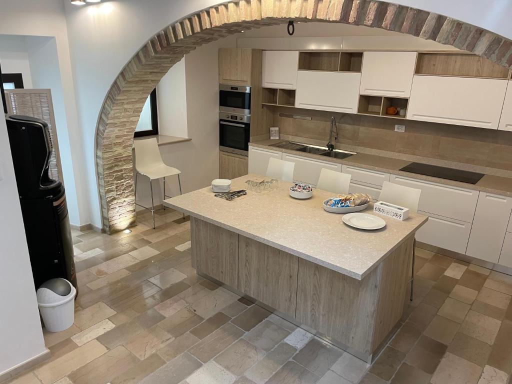 A kitchen or kitchenette at Nina e il mare