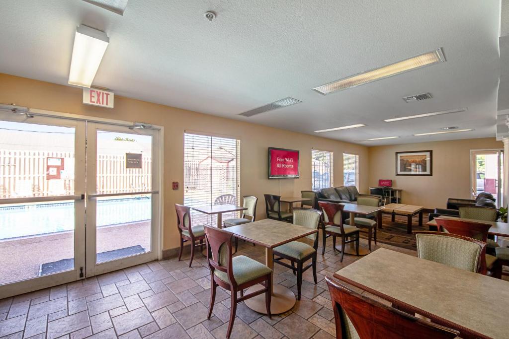 Red Roof Inn San Marcos photo