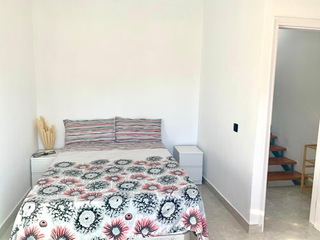 Postel nebo postele na pokoji v ubytování Duplex-Bungalow in Playa de las Américas,3 minutes near the best beaches in Tenerife