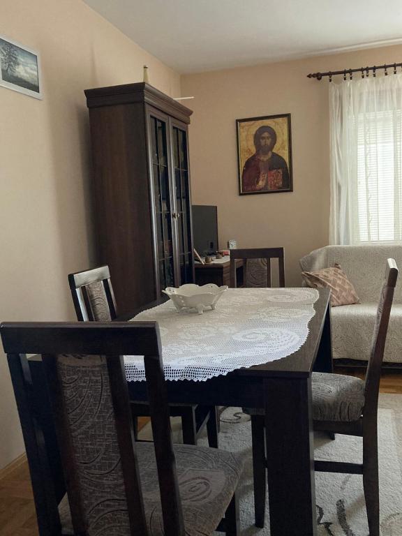 TV a/nebo společenská místnost v ubytování apartman Mara