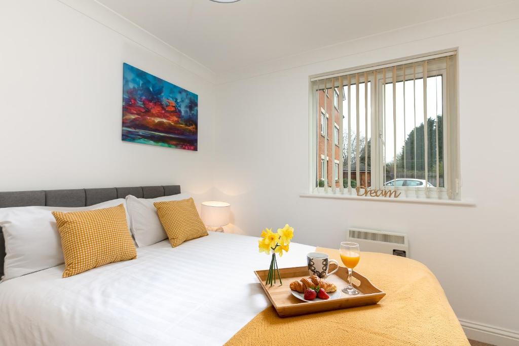 KVM - Peacock Apartment close to town by KVM Stays - Two-Bedroom Apartment