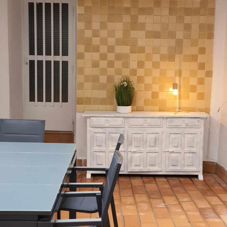 Apartamento turístico El Castillo, Albentosa – Precios ...