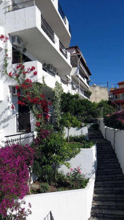 Aria's House Studios & Apartments - 13