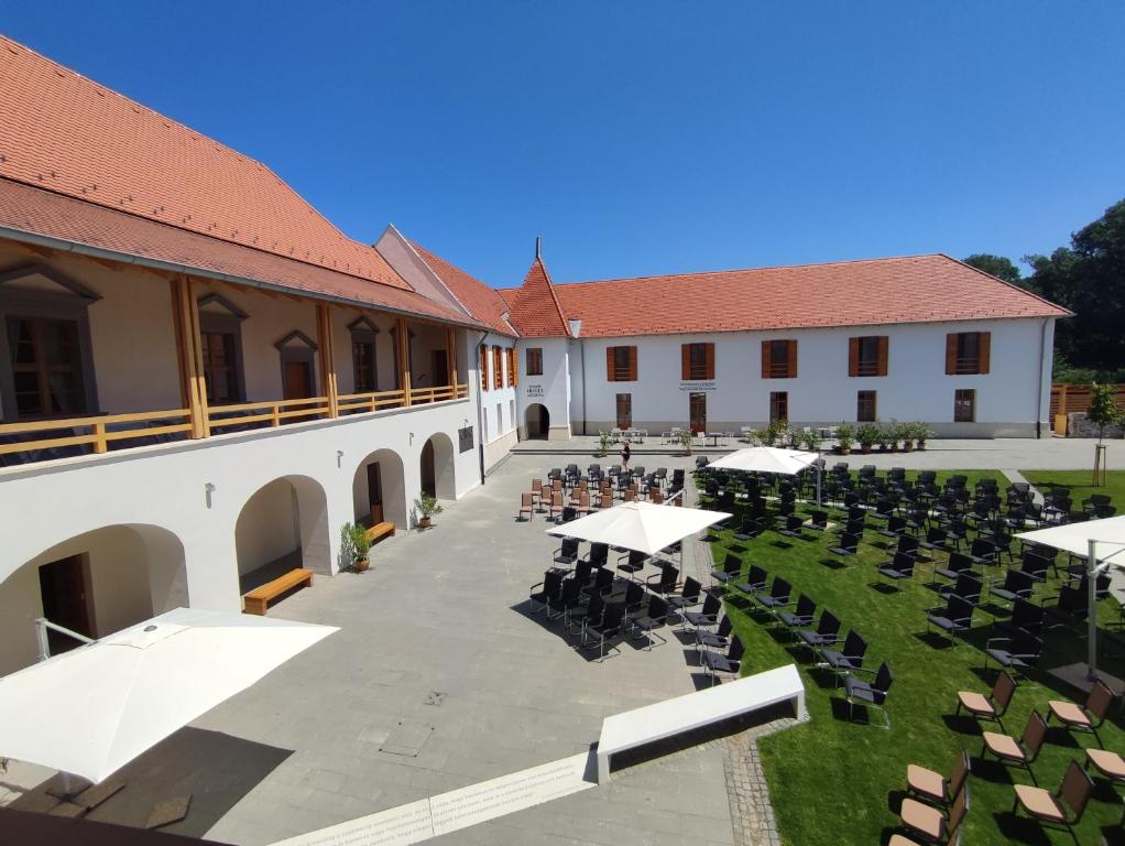 Budova, kde se hotel nachází