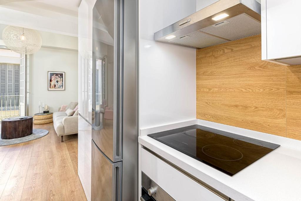 Kuchnia lub aneks kuchenny w obiekcie Teatro Apartment in Malaga by Solaga Holiday Homes