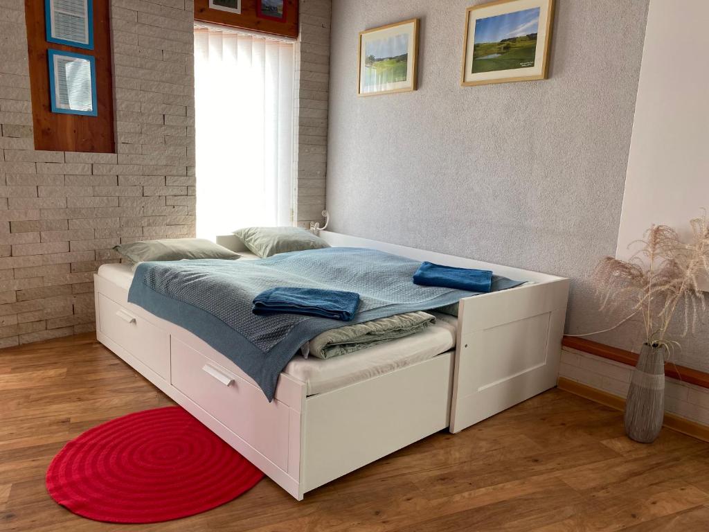 Postel nebo postele na pokoji v ubytování U Vrabčáka