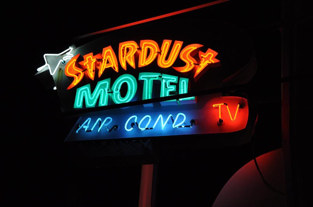 Certifikát, hodnocení, plakát nebo jiný dokument vystavený v ubytování Stardust Motel