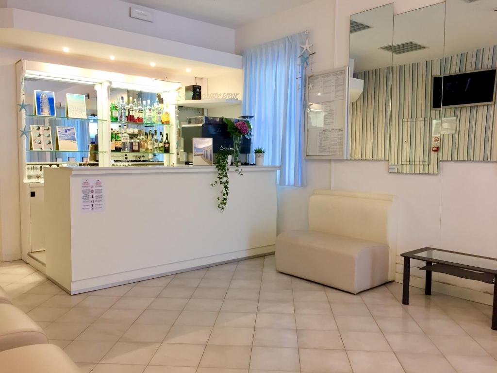 TV a/nebo společenská místnost v ubytování Hotel Kelly