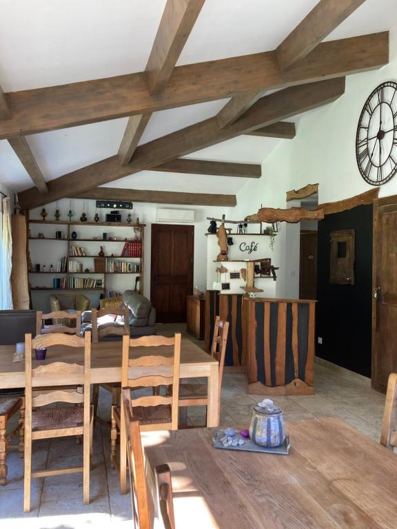 Restaurace v ubytování Domaine U Bugnu
