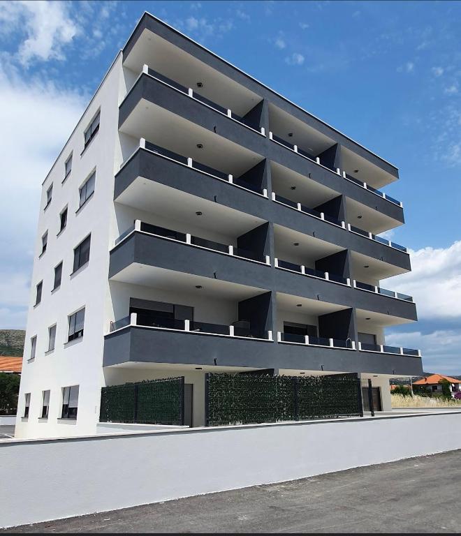 Budova, v ktorej sa apartmán nachádza
