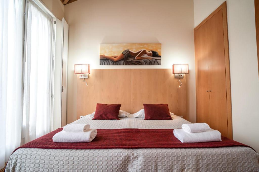 Locally Yours Oporto Apartments - 17