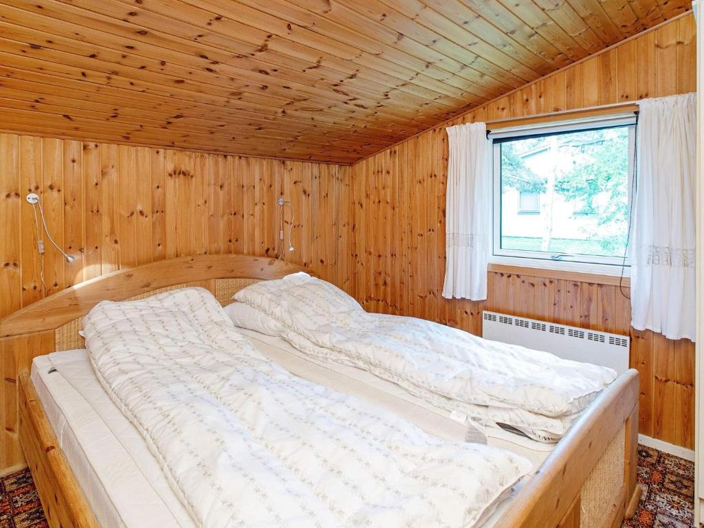 Postel nebo postele na pokoji v ubytování 6 person holiday home in Dannemare