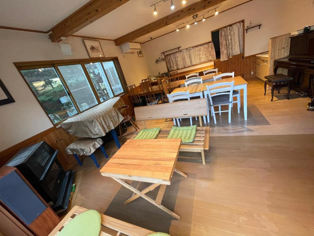 Posezení v ubytování Guest House Chaconne Karuizawa