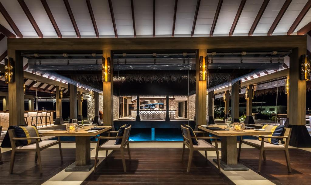 Grand Park Kodhipparu Maldives - 12