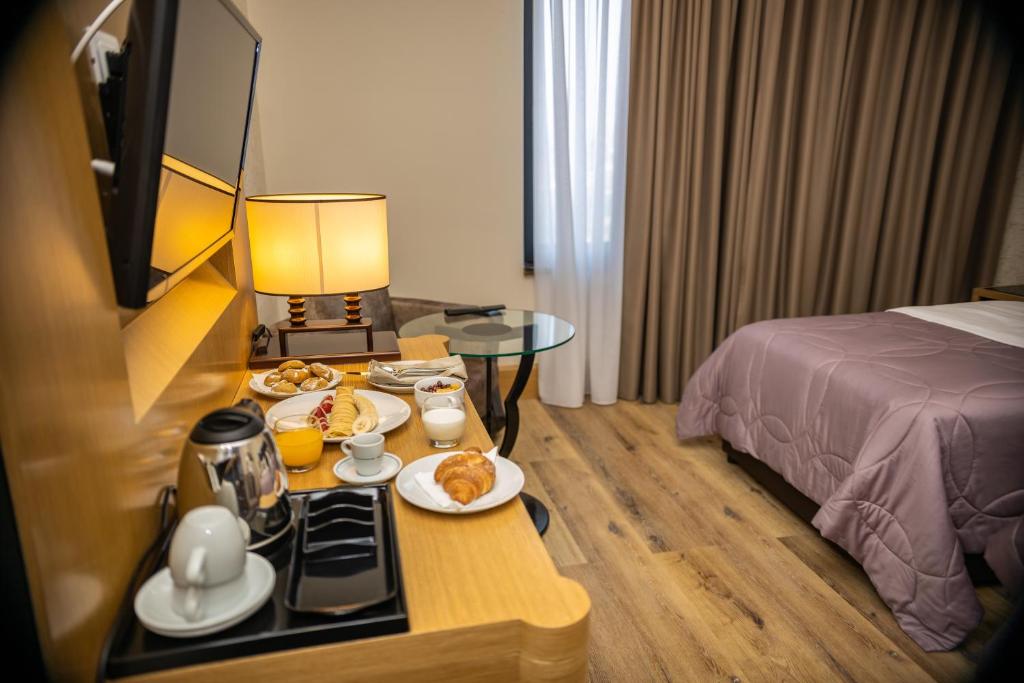 Jídlo v hotelu nebo okolí