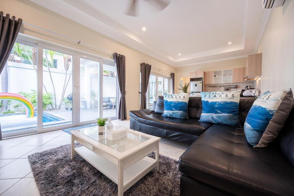 Χώρος καθιστικού στο Majestic By Yensabai