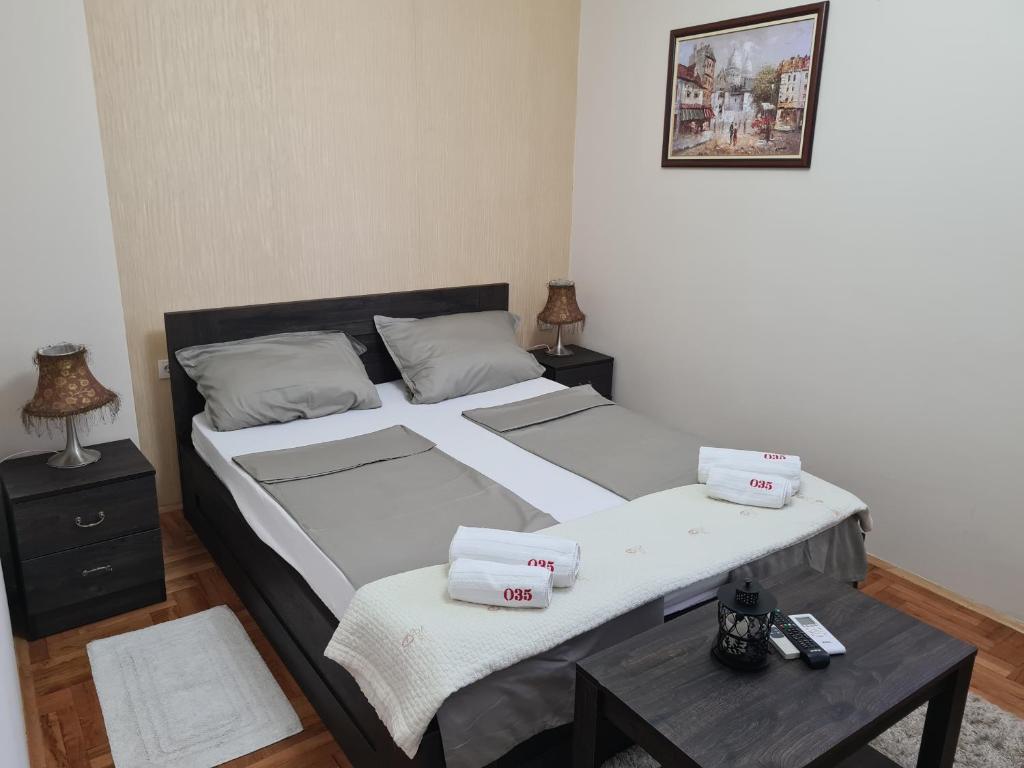 Postel nebo postele na pokoji v ubytování Restaurant&Rooms 035