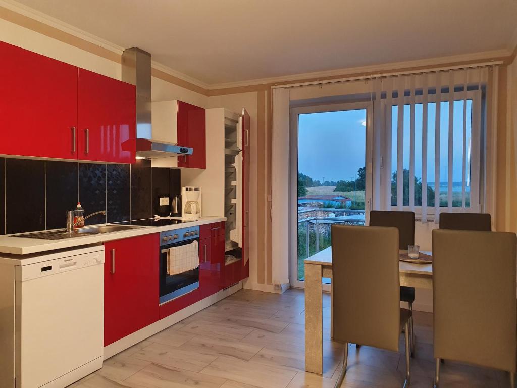 Lucys Haus 2 "am Peeneblick"