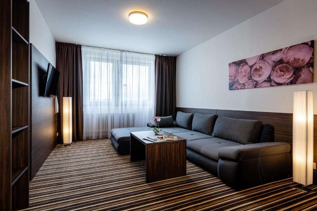 Hotel SATEL - Apartamento Con Balcón