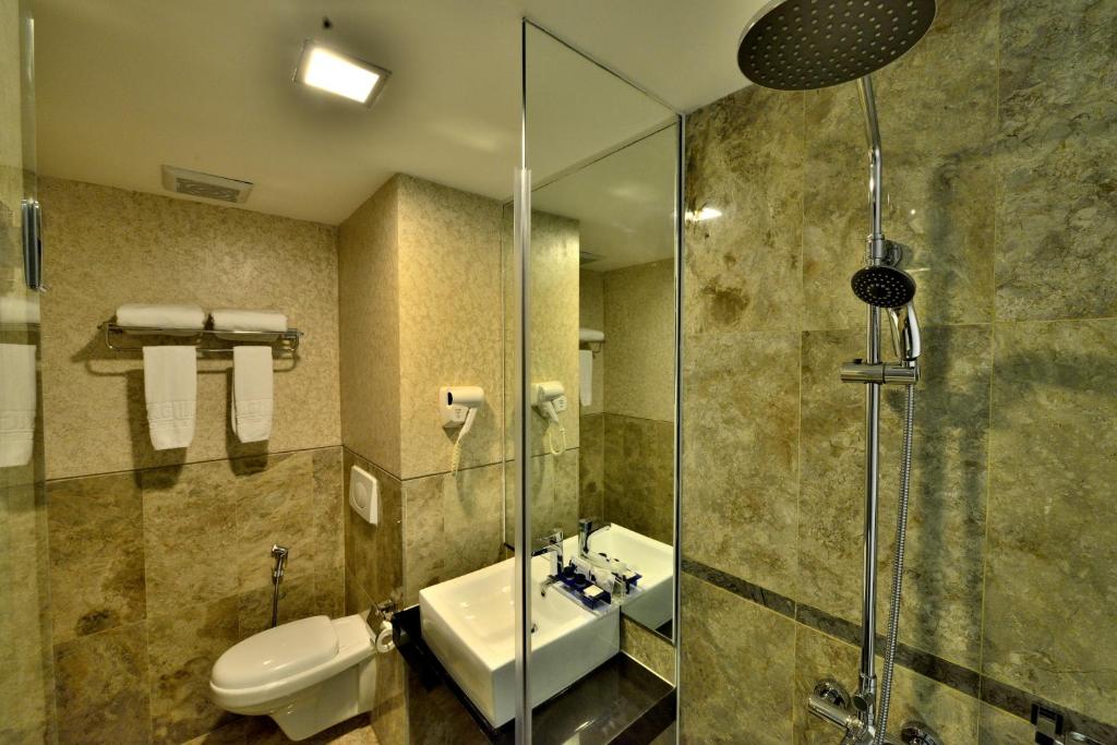 Koupelna v ubytování Serela Merdeka by KAGUM Hotels