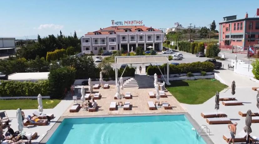 Výhled na bazén z ubytování Perinthos Hotel nebo okolí