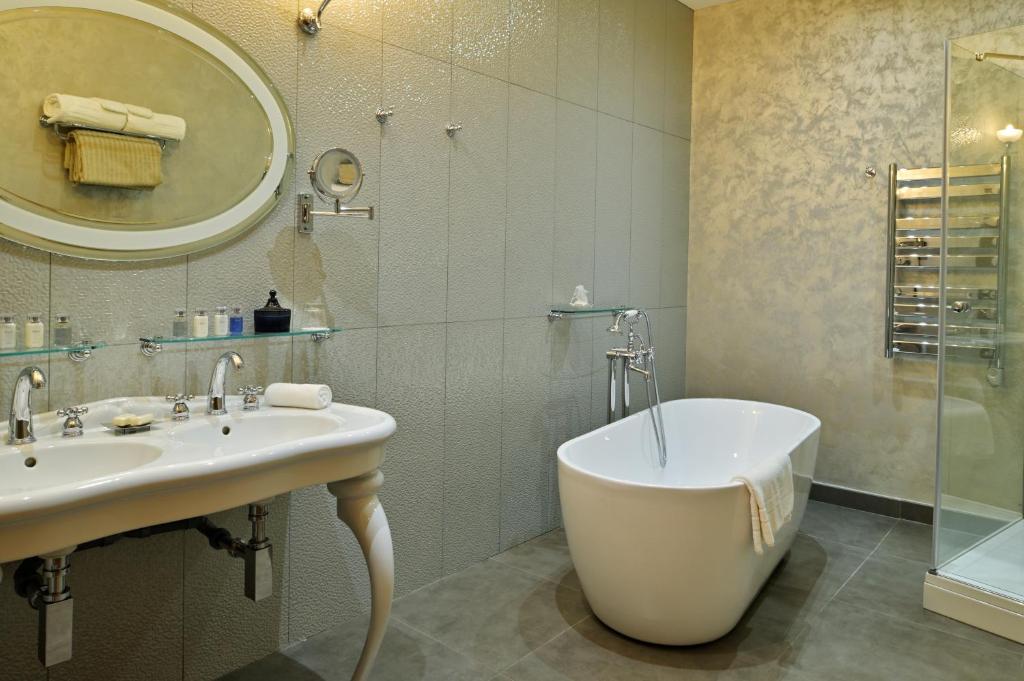 Koupelna v ubytování Hôtel Demeure Loredana