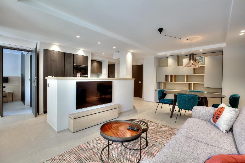 Kuchyň nebo kuchyňský kout v ubytování Luxury flat with balcony - city center Cannes