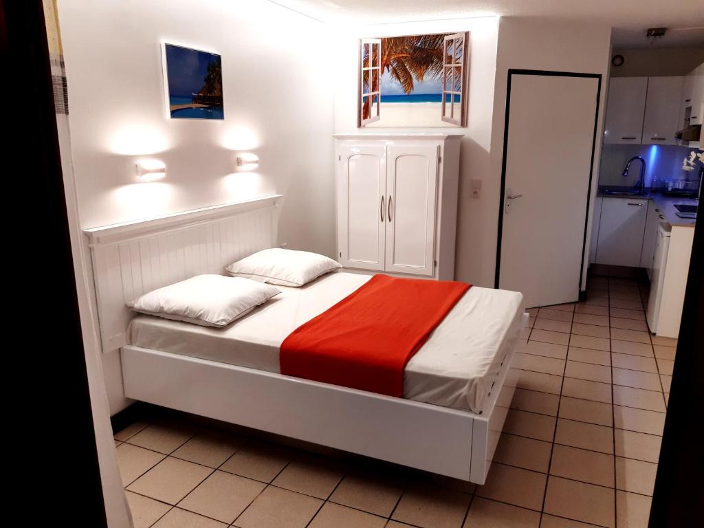 Postel nebo postele na pokoji v ubytování Studio Climatisé - Piscine-Plage - 1 à 2 personnes