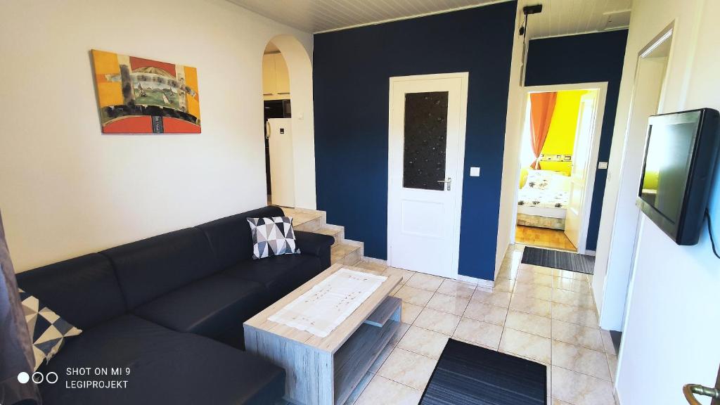 Papp Apartmanház - Three-Bedroom Apartment