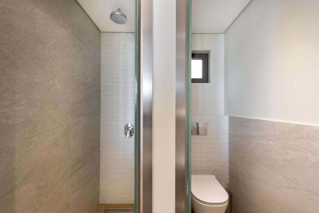 Kúpeľňa v ubytovaní Eptanisos Beachfront Suites Zante