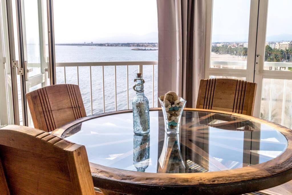 Primera linea de mar. Apartamento turístico Salou - Housity