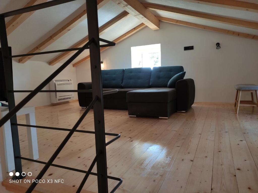 Posezení v ubytování Garden apartment Dena