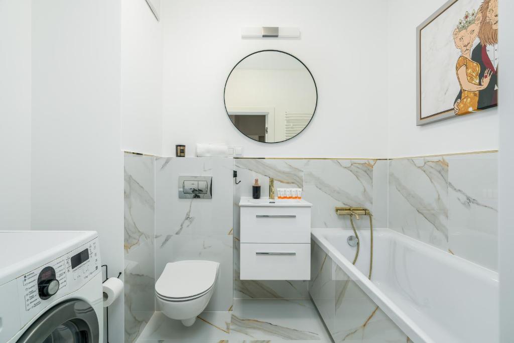 Kúpeľňa v ubytovaní Apartments City View Garbary by Noclegi Renters