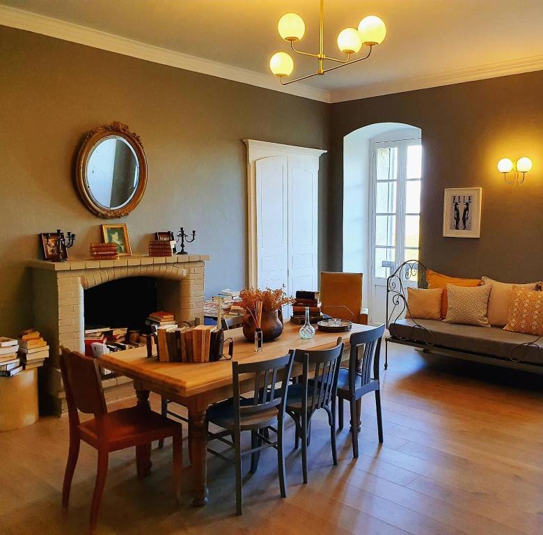 Posezení v ubytování Hôtel U Frascone