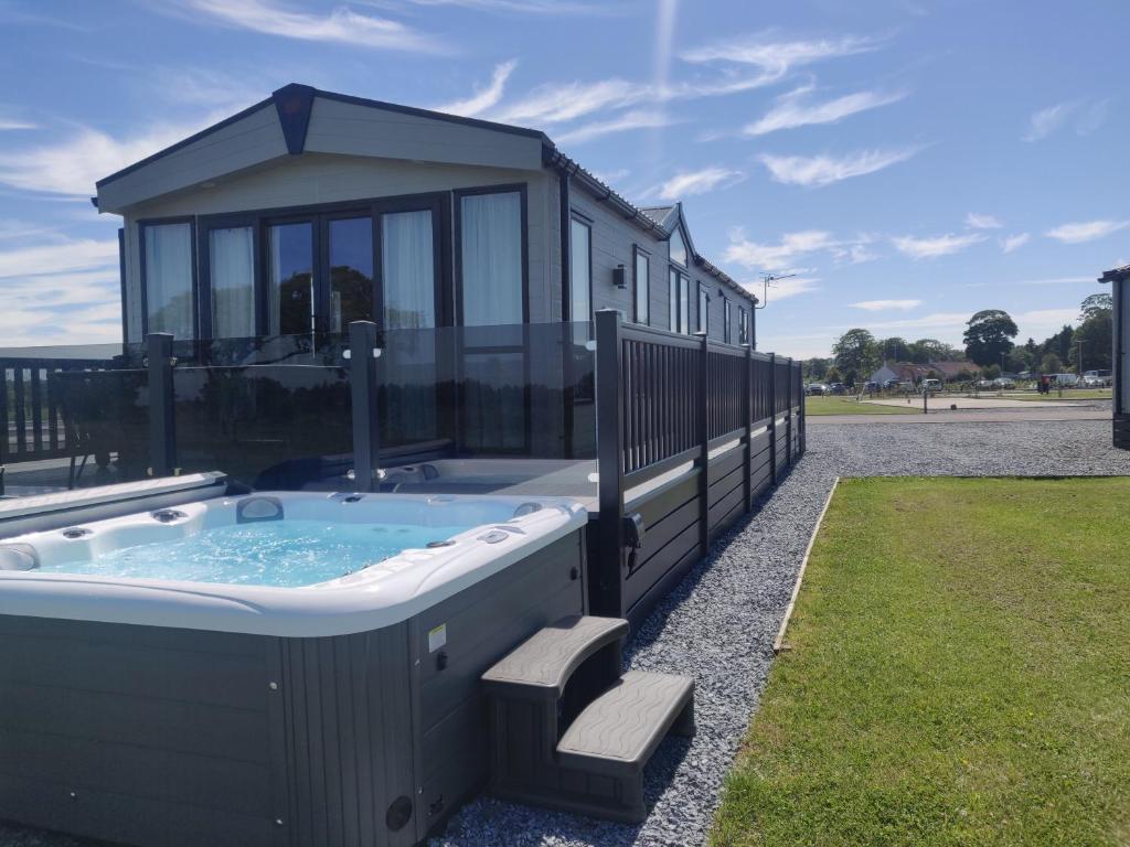 Langton 24 Luxury Lodge with Hot Tub by St Andrews