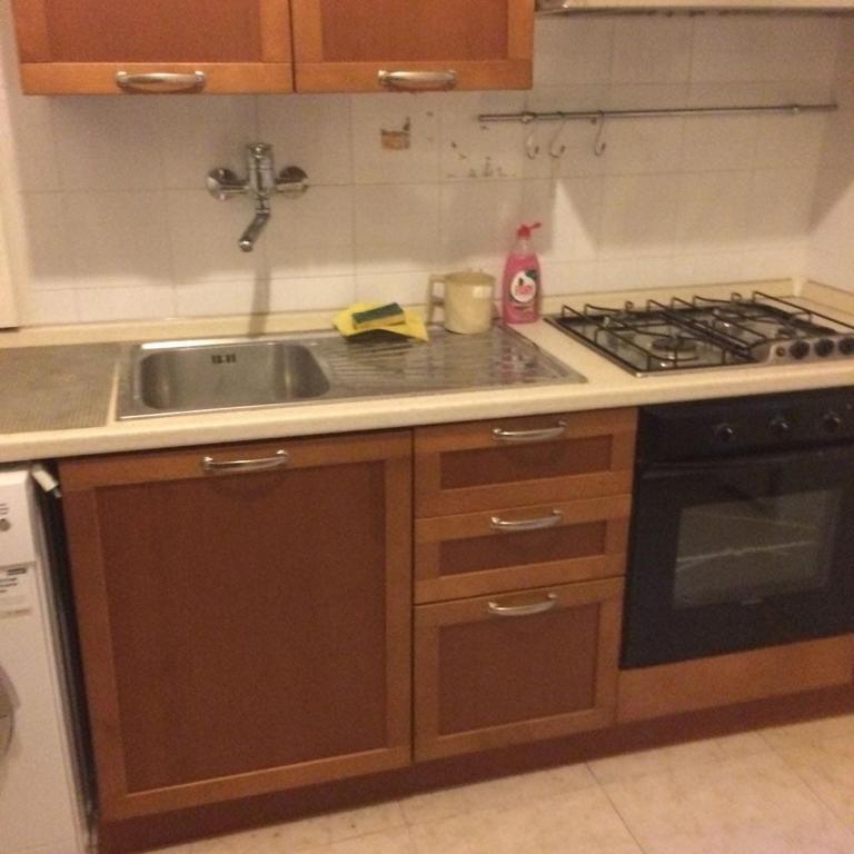 Kuchyňa alebo kuchynka v ubytovaní Apt via cernaia center of rome