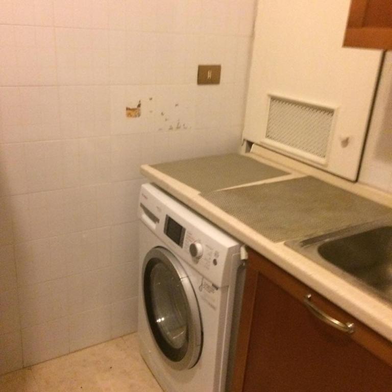 Kuchyňa alebo kuchynka v ubytovaní Apt via cernaia center of rome