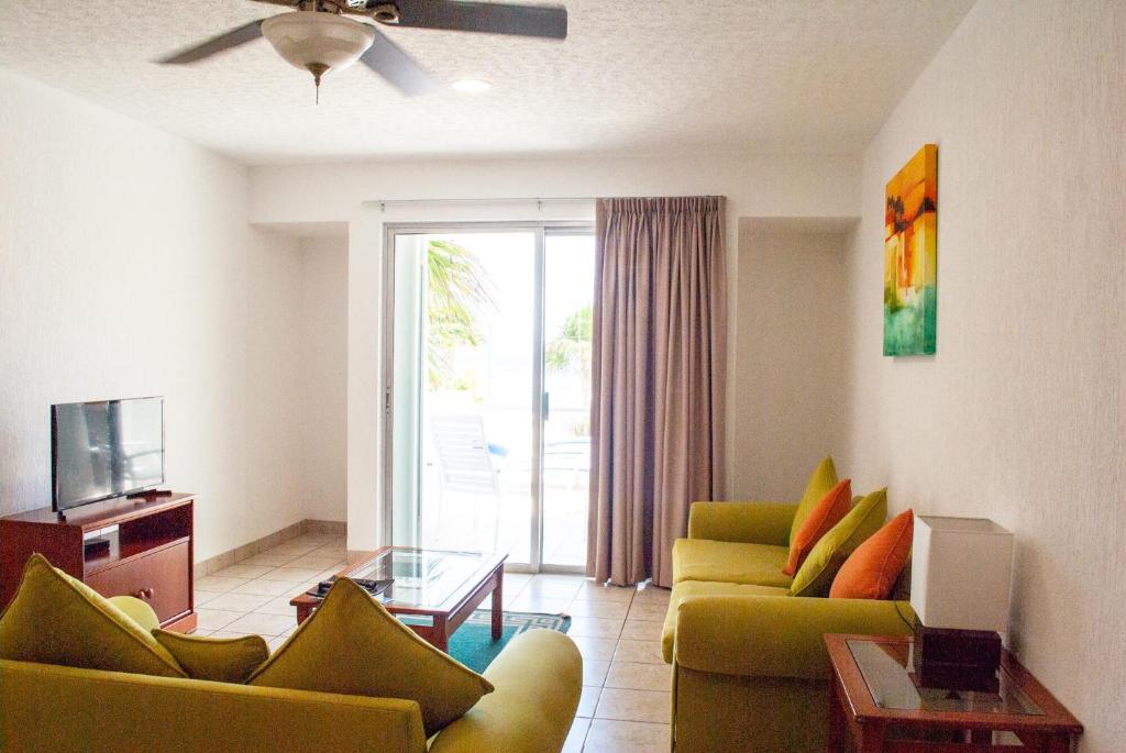 Akumal Tanik photo