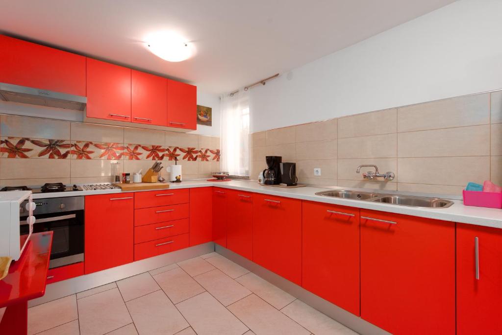 Kuchyňa alebo kuchynka v ubytovaní Apartment M-arte
