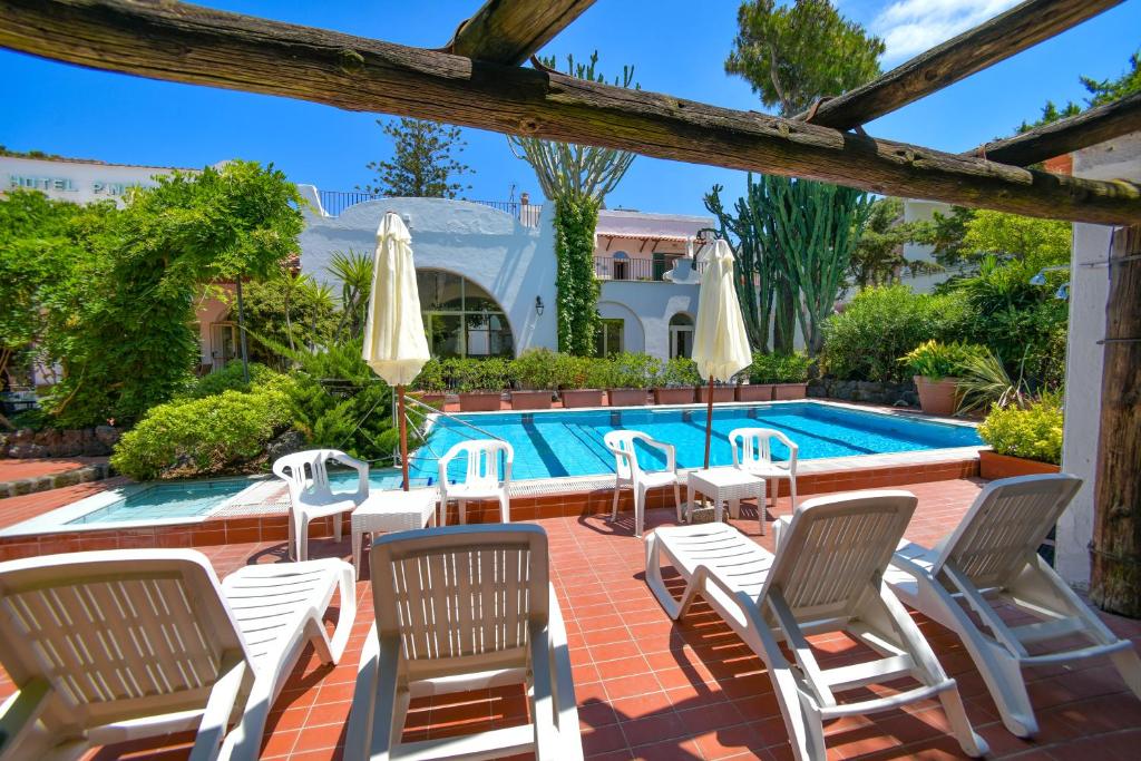 Bazén v ubytování Hotel Pineta nebo v jeho okolí