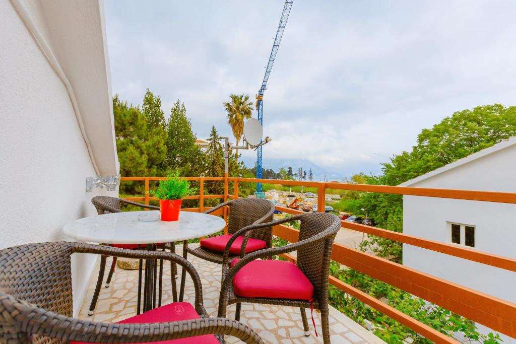 Фотография из галереи Franeta Apartments в Будве